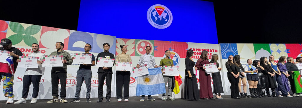 Claudio Izurrieta, miembro de la selección argentina de APYCE se consagró "Mejor clasificado por Argentina" al obtener el mejor puntaje de todos los argentinos que se presentaron en el certamen