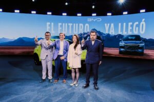 Stephen Deng, Bernardo Fernández Paz, Audrey Li y José Miranda