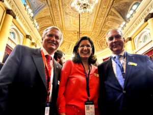 Jose Antonio Kast, Stephen Bartulica and Lola Velarde at the VI Transatlantic Summit, Madrid 2024 01 copia