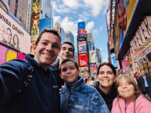 Romina Oviedo Pérez - junto a su familia en USA- 2026