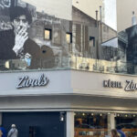MURAL HOMENAJE A CHARLY GARCIA ZIVALS INAUGURA EN SU 55ºANIVERSARIO UNA CREACIÓN DE MARTÍN RON EN LA ICÓNICA ESQUINA PORTEÑA