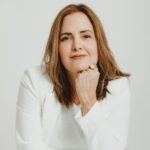 LAURA SANTANDER: «SANAR NO ES UN CAMINO DE ROSAS, SANAR ES VOLVER A ESCUCHARTE»